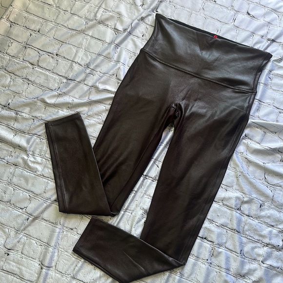 🖤SPANX Faux Leather Leggings🖤 - Picture 4 of 16